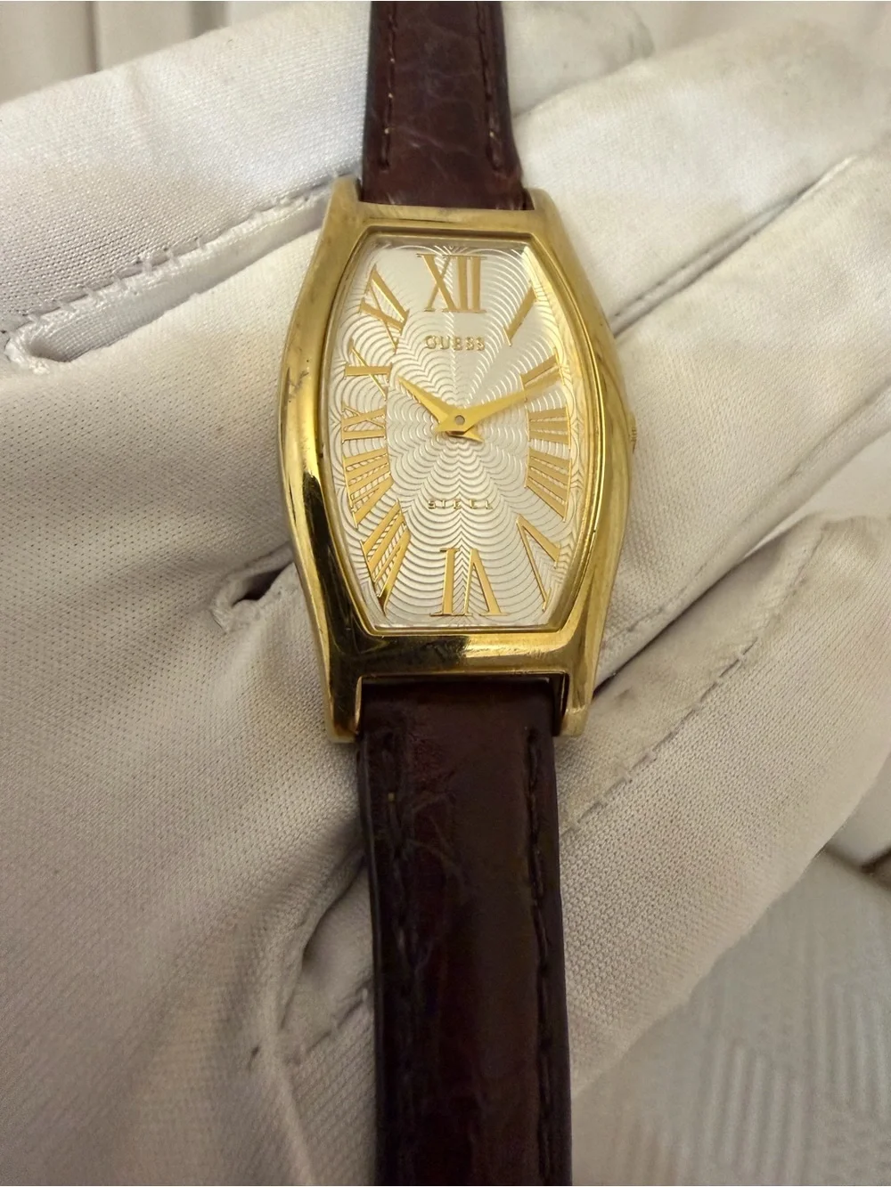 Vintage Guess Steel G66556L Womens Tonneau Gold Tone Watch Roman Dial